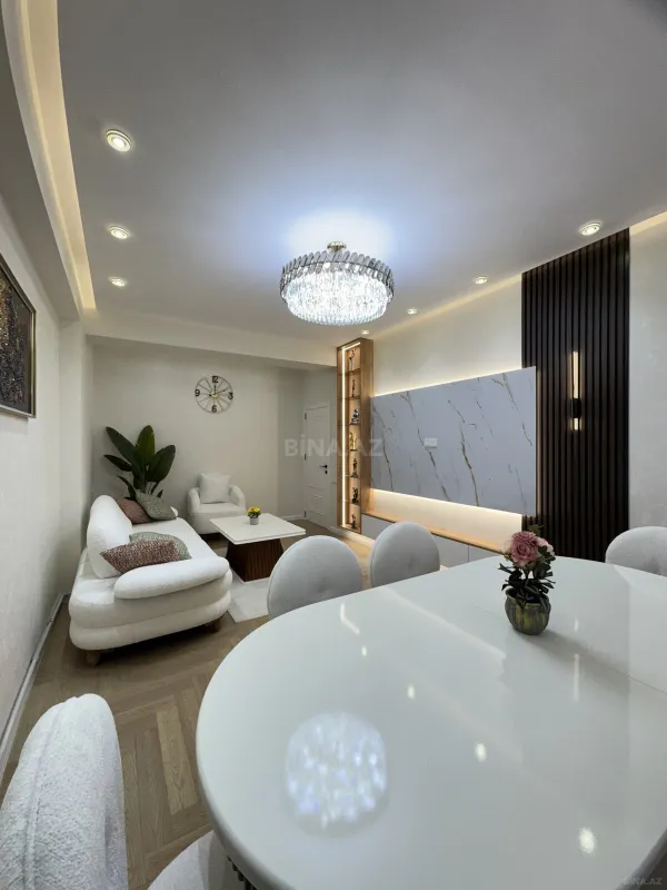 Satılır 3 otaqlı mənzil 135 m²