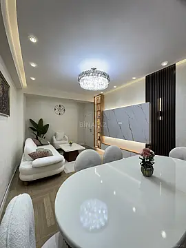 Satılır 3 otaqlı mənzil 135 m²