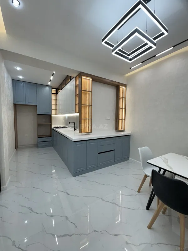Satılır 3 otaqlı mənzil 135 m²