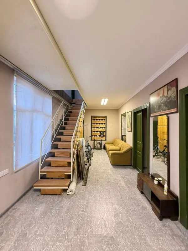 Satılır 5 otaqlı həyət evi 250 m²