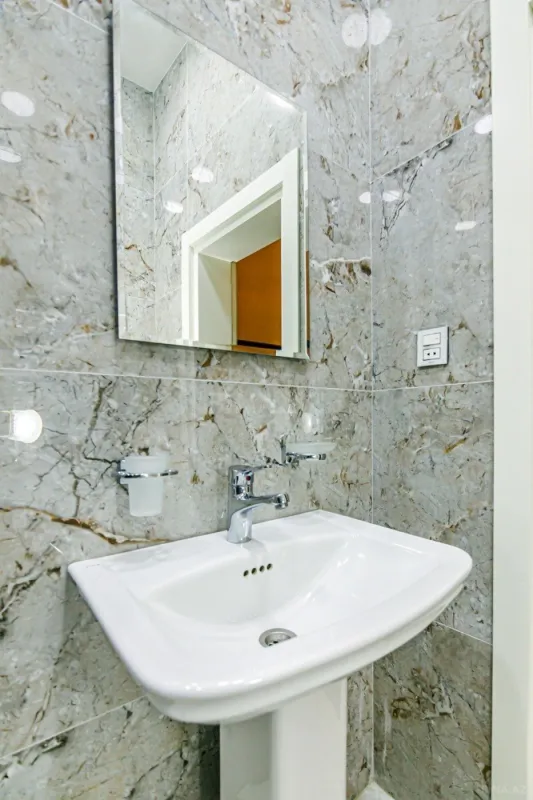 Satılır 2 otaqlı mənzil 68.8 m²