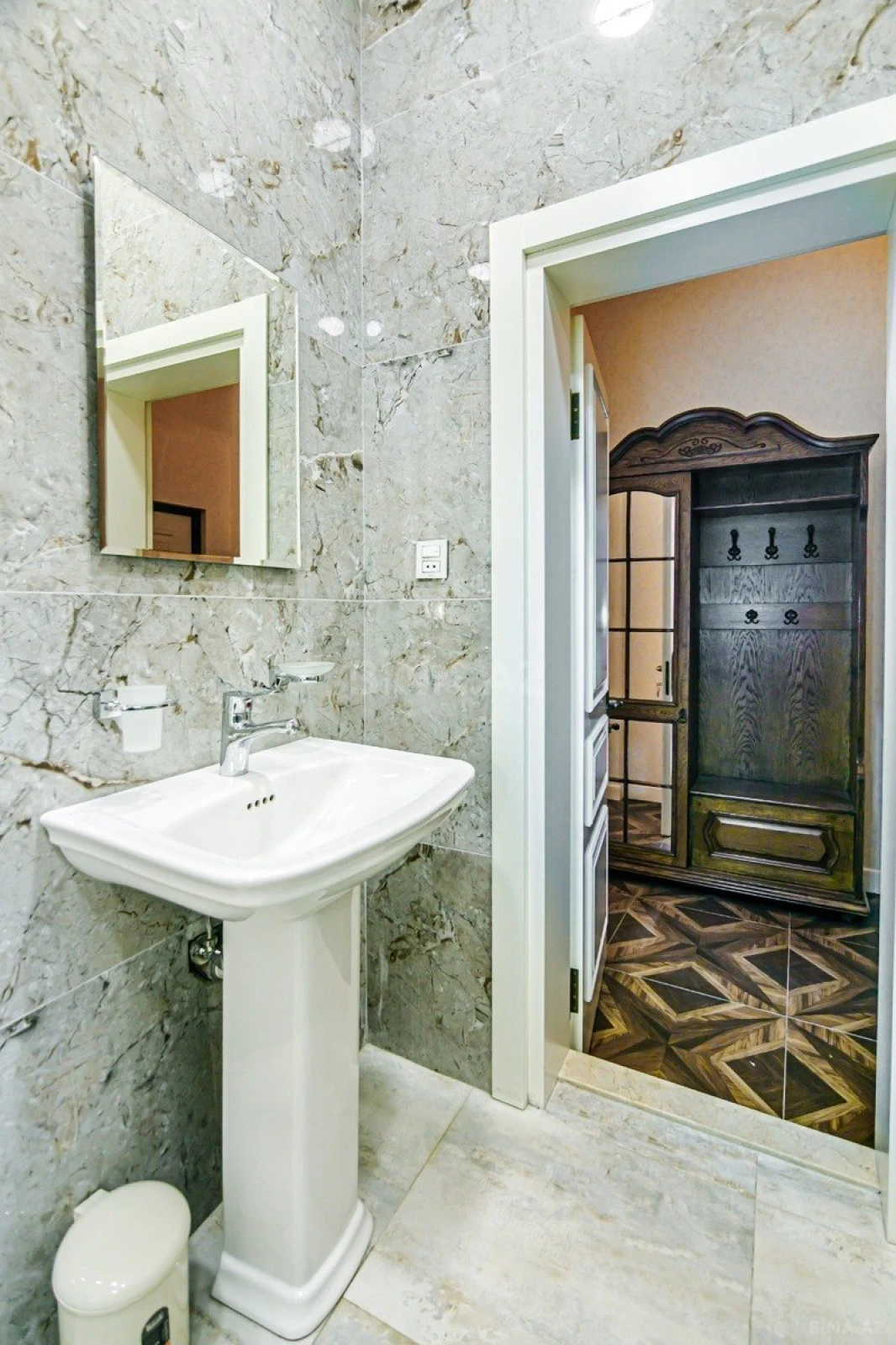 Satılır 2 otaqlı mənzil 68.8 m²