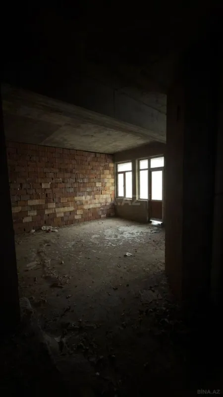 Satılır 5 otaqlı mənzil 225 m²