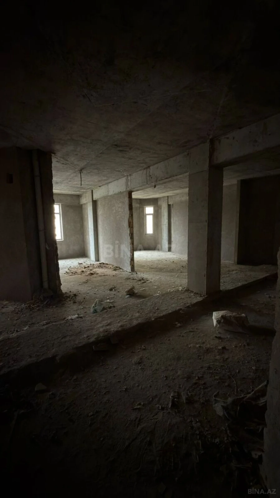 Satılır 5 otaqlı mənzil 225 m²