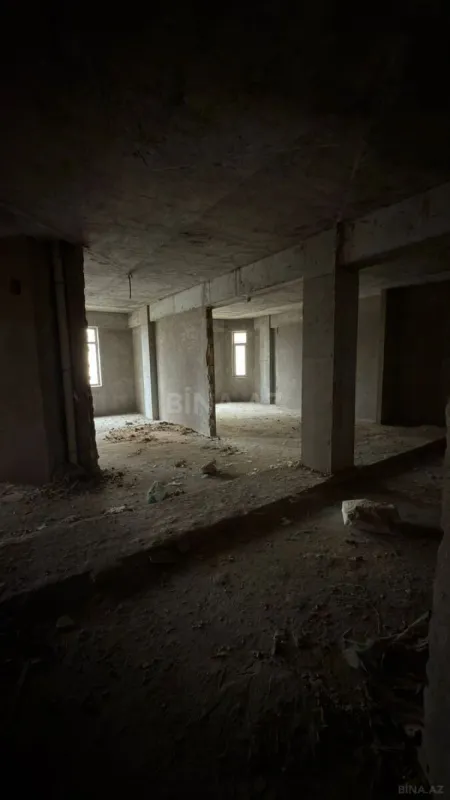 Satılır 5 otaqlı mənzil 225 m²