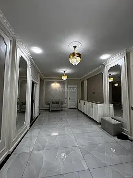 Satılır 4 otaqlı mənzil 215 m²