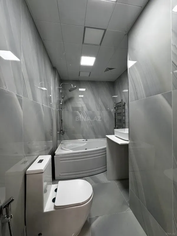 Satılır 4 otaqlı mənzil 215 m²