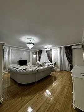 Satılır 4 otaqlı mənzil 215 m² — Bakı, Nizami 4 otaq 215.00 m²