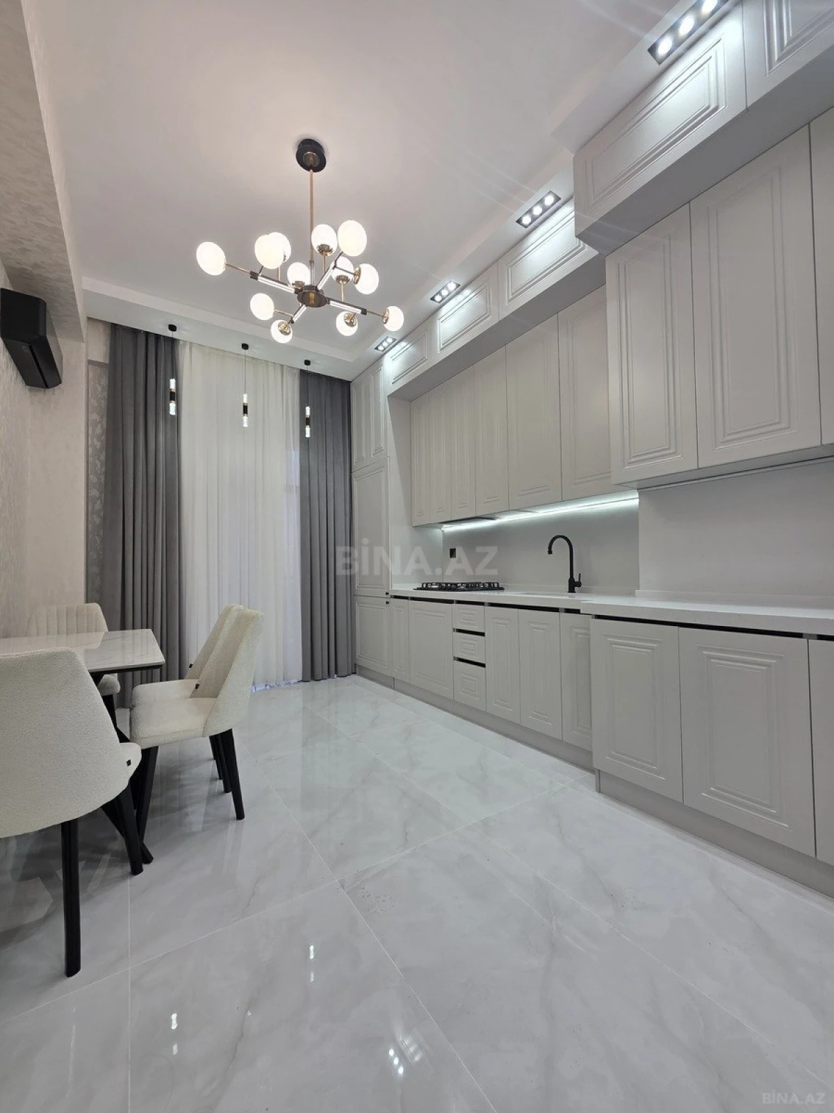 Satılır 3 otaqlı mənzil 101 m²