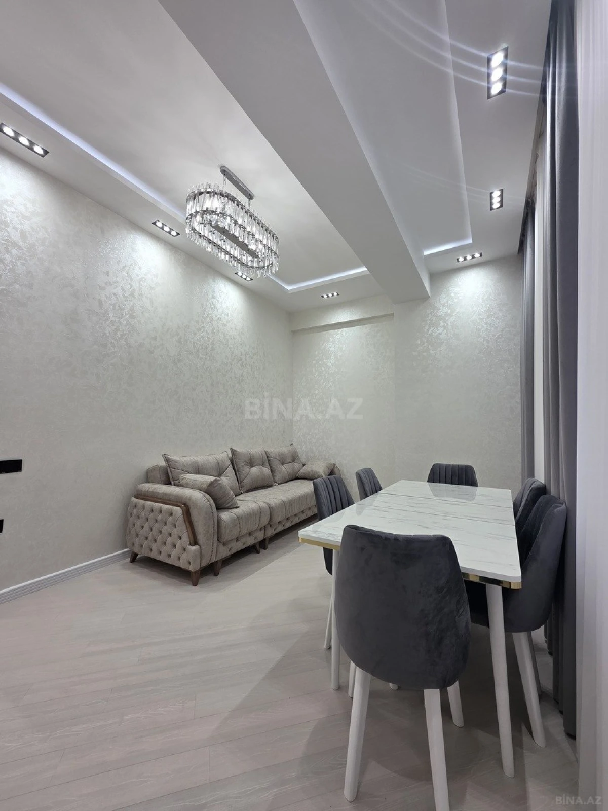 Satılır 3 otaqlı mənzil 101 m²