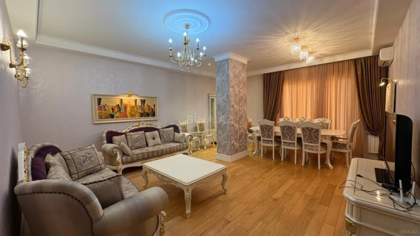 Satılır 4 otaqlı mənzil 200 m²
