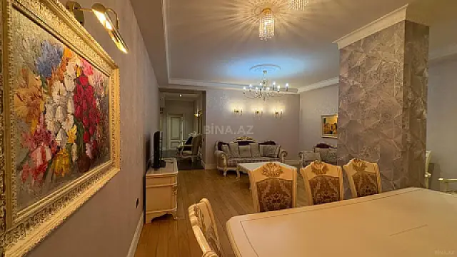 Satılır 4 otaqlı mənzil 200 m²
