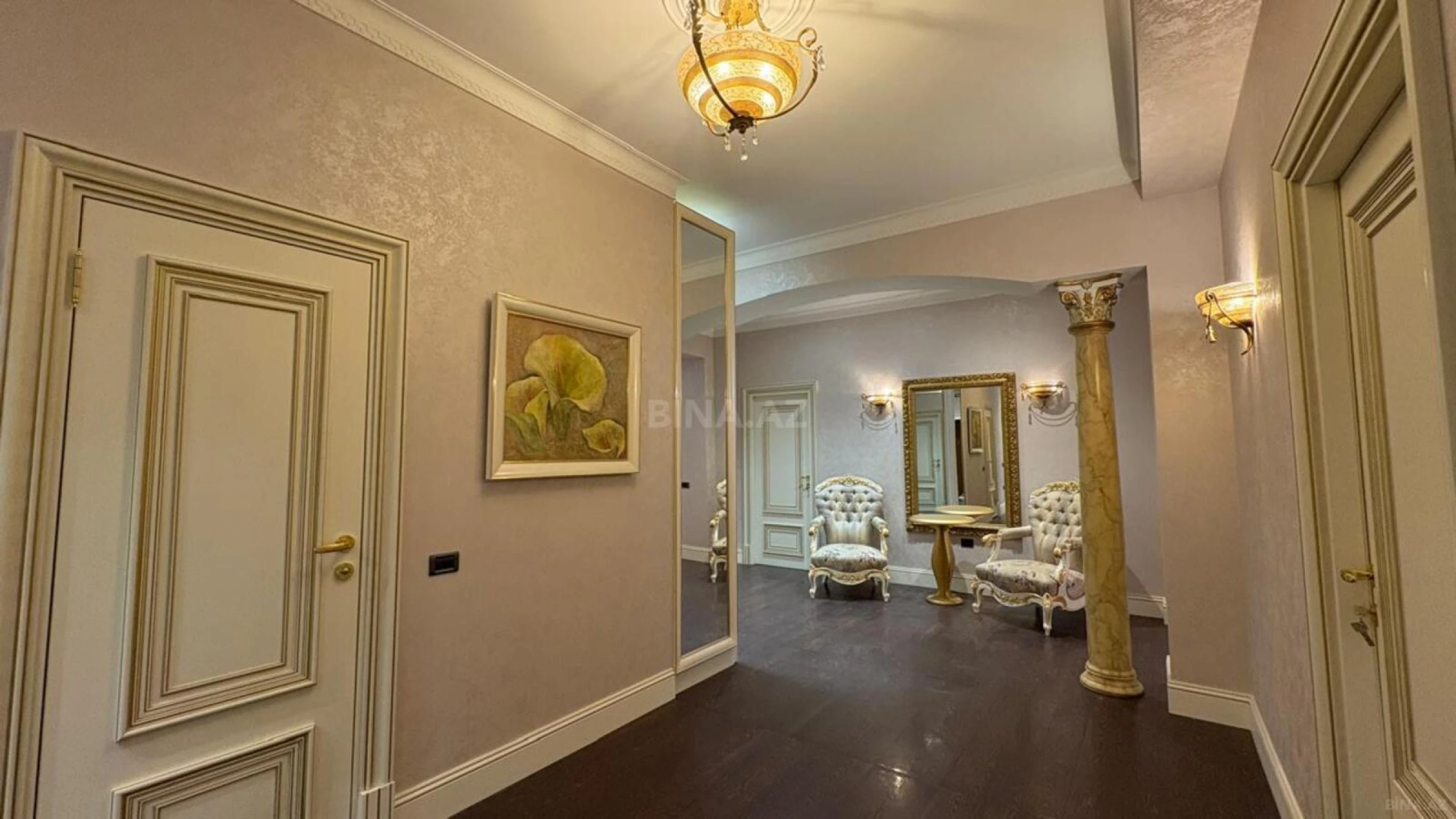 Satılır 4 otaqlı mənzil 200 m²