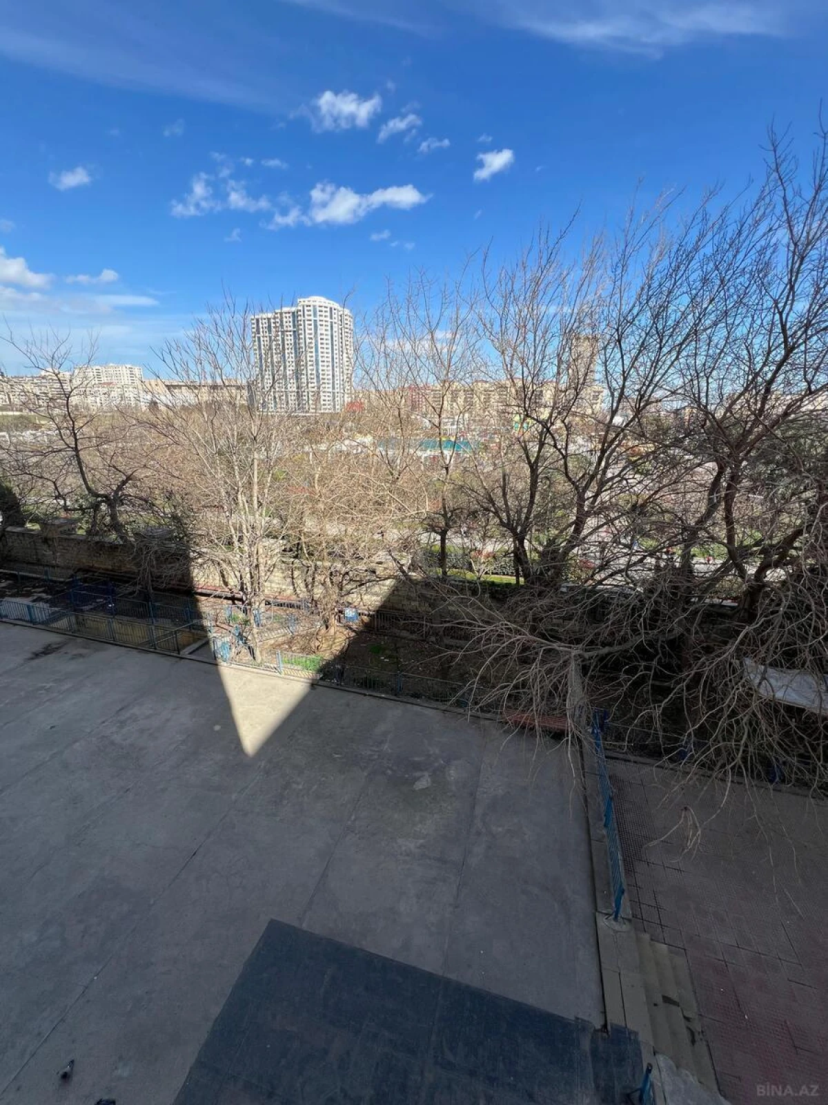 Kirayə verilir 3 otaqlı mənzil 120 m²