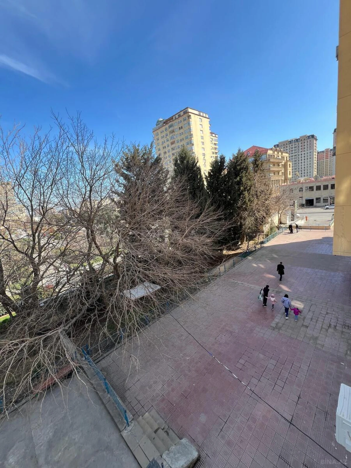 Kirayə verilir 3 otaqlı mənzil 120 m²