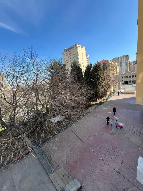 Kirayə verilir 3 otaqlı mənzil 120 m²