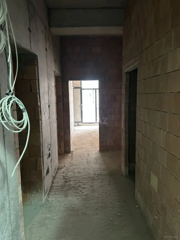 Satılır 2 otaqlı mənzil 76 m²