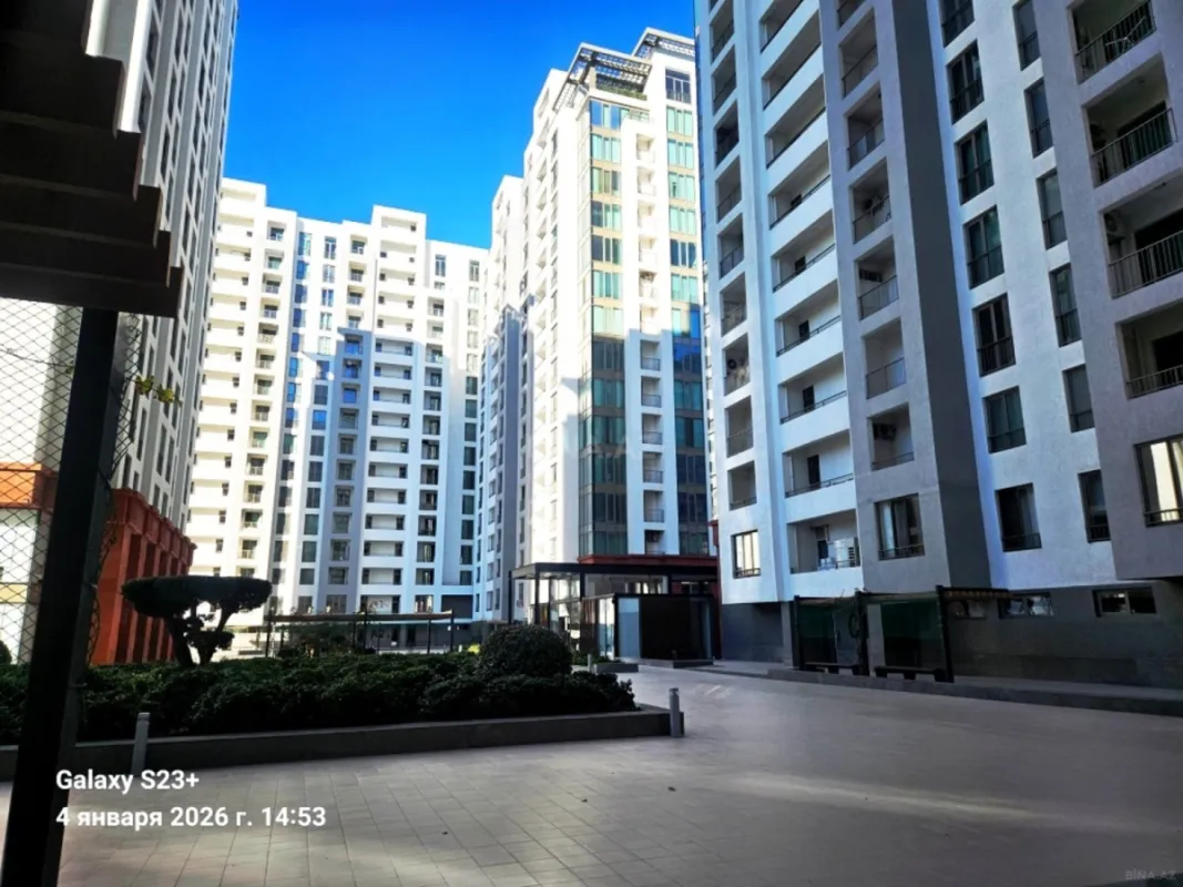 Satılır 5 otaqlı mənzil 288 m²