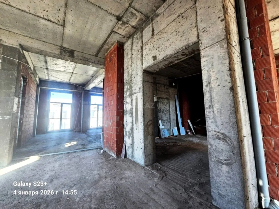 Satılır 5 otaqlı mənzil 288 m²