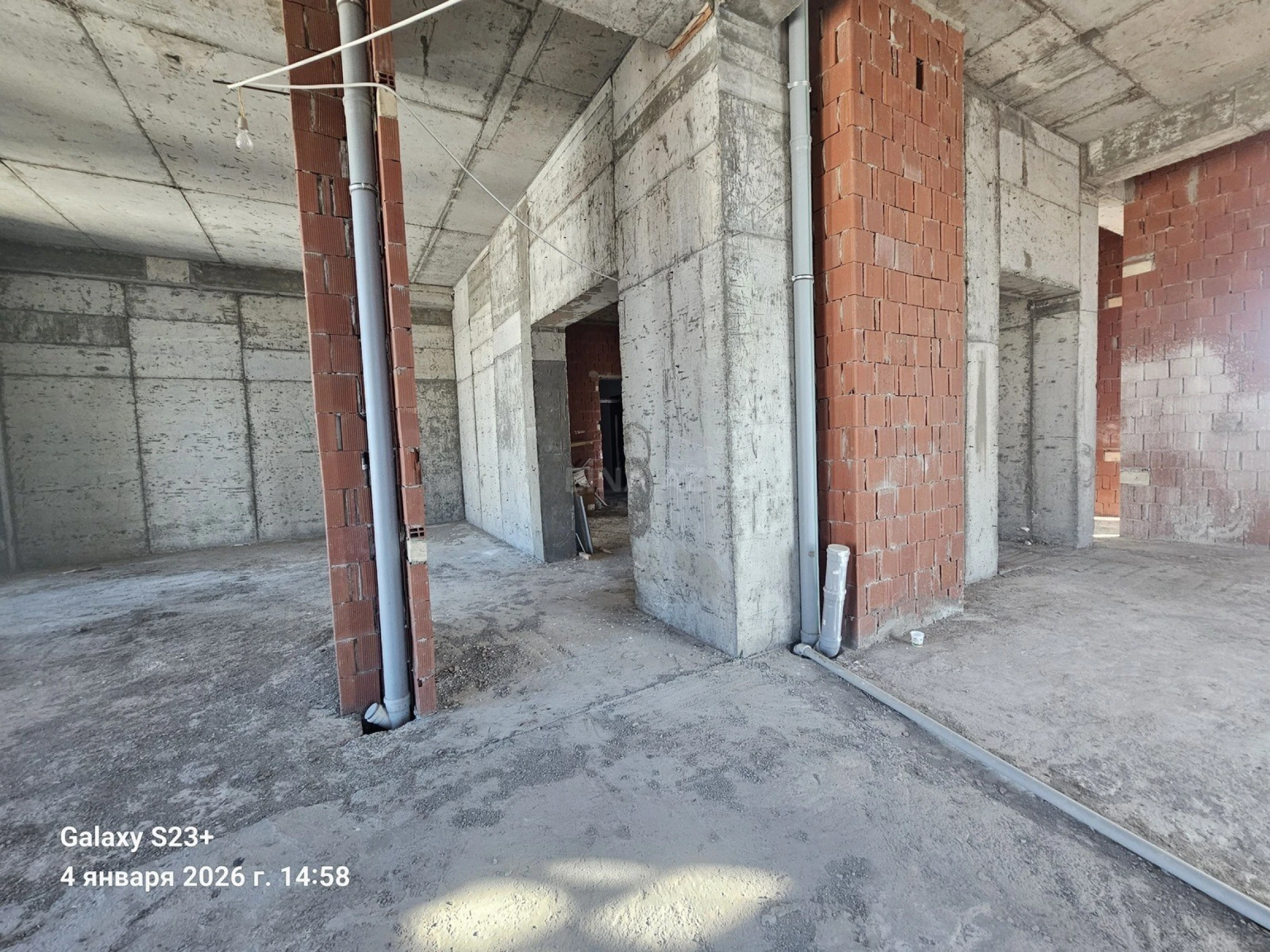 Satılır 5 otaqlı mənzil 288 m²