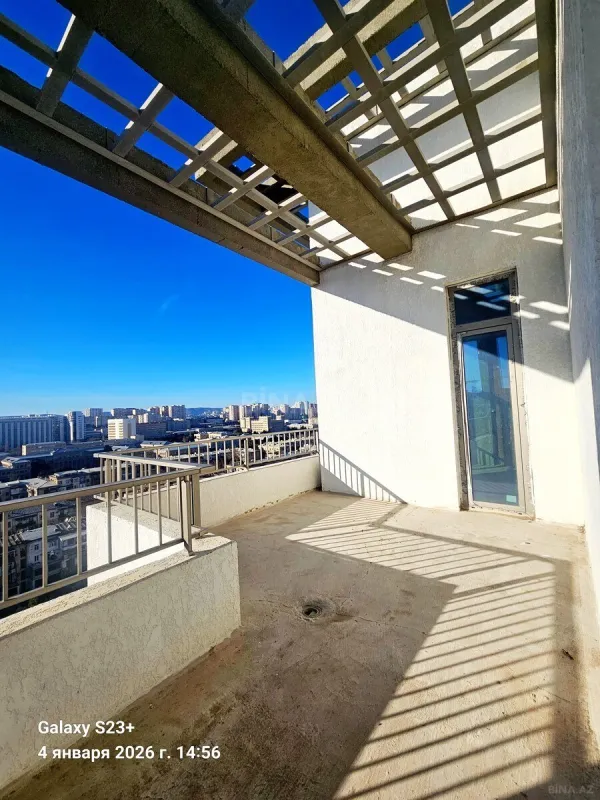 Satılır 5 otaqlı mənzil 288 m²