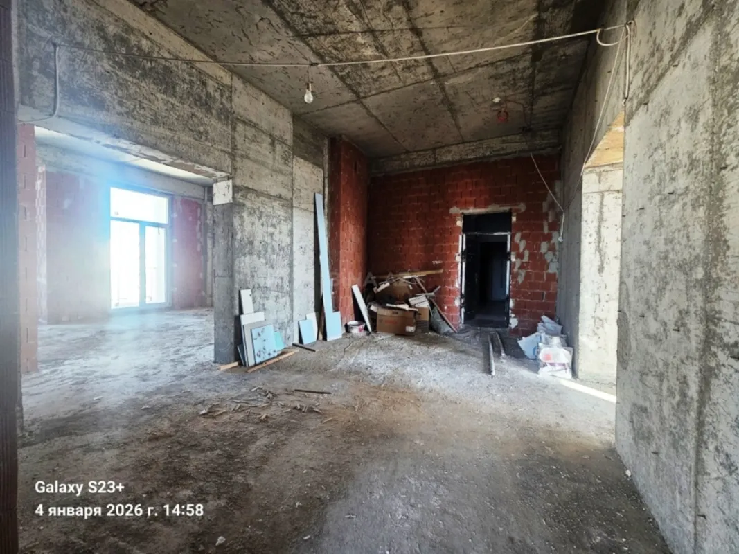 Satılır 5 otaqlı mənzil 288 m²