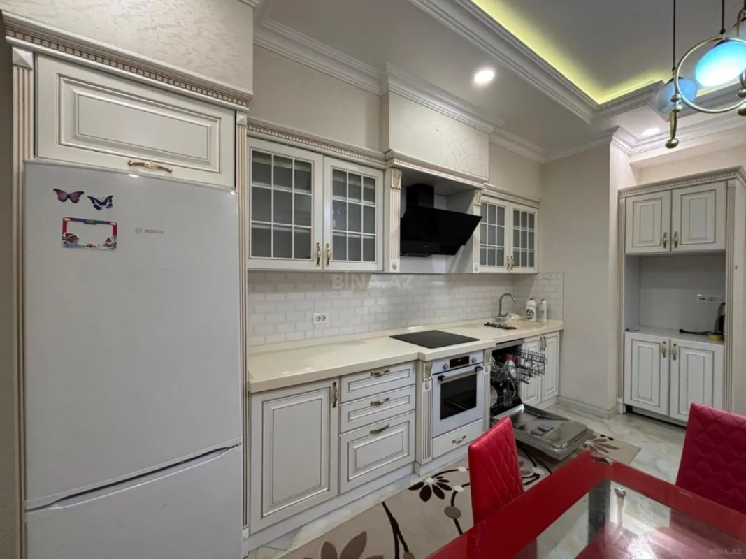Kirayə verilir 3 otaqlı mənzil 140 m²