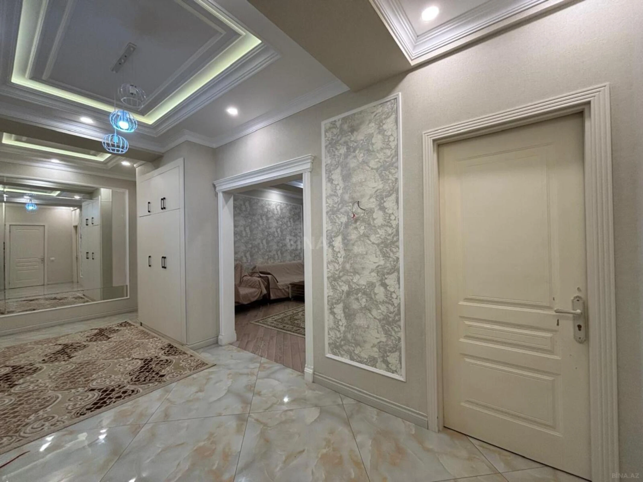 Kirayə verilir 3 otaqlı mənzil 140 m²