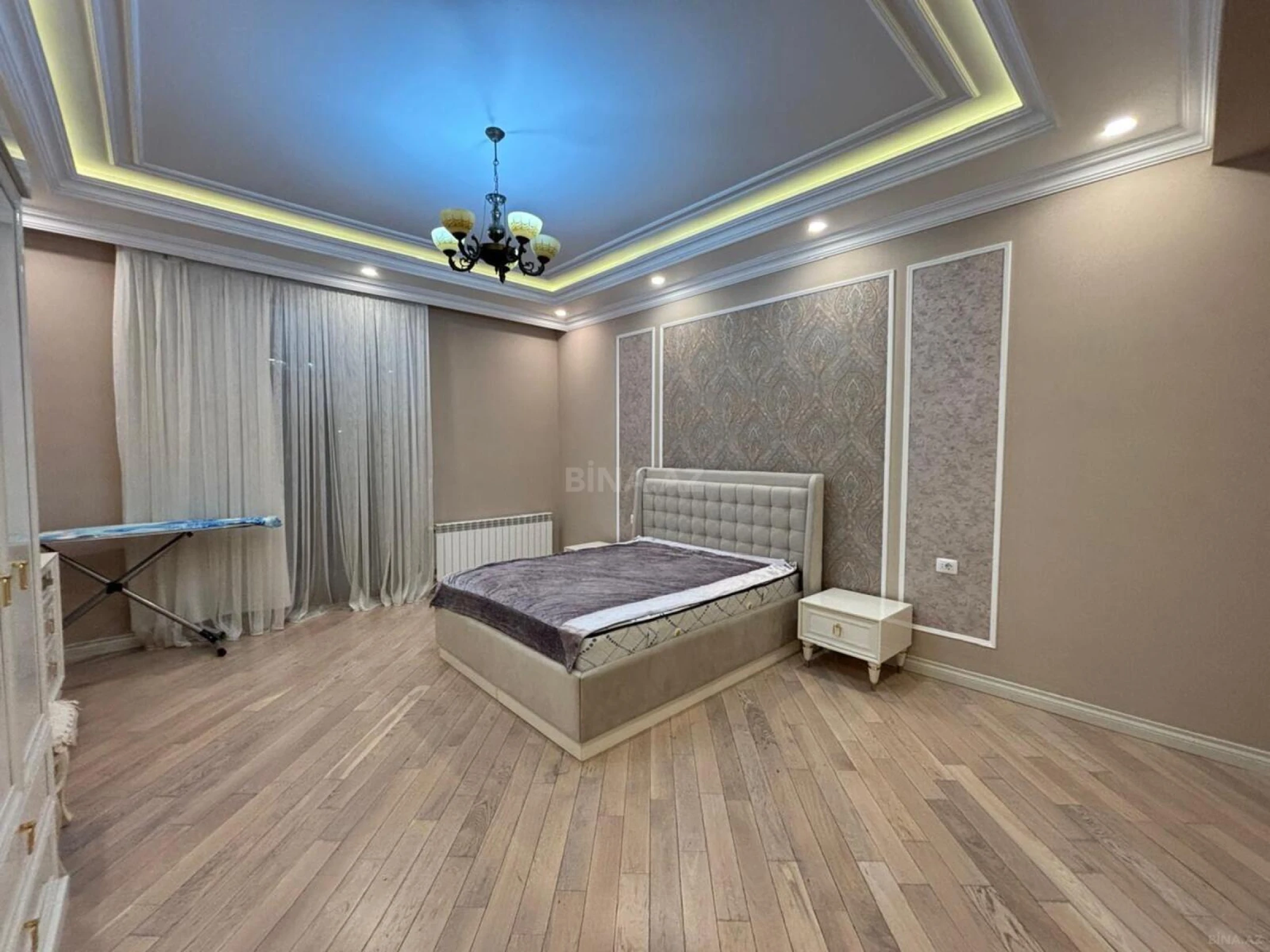 Kirayə verilir 3 otaqlı mənzil 140 m²