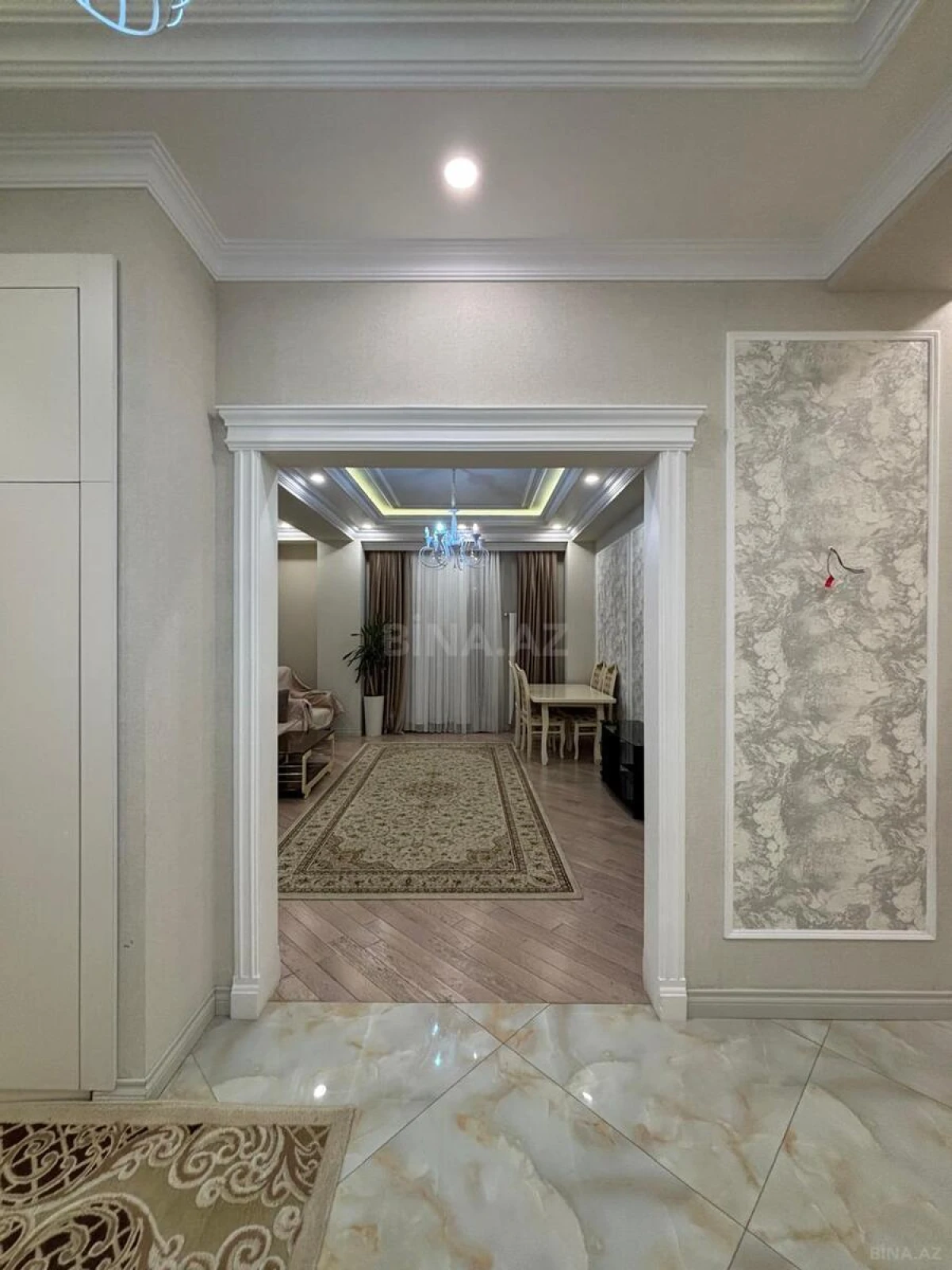 Kirayə verilir 3 otaqlı mənzil 140 m²