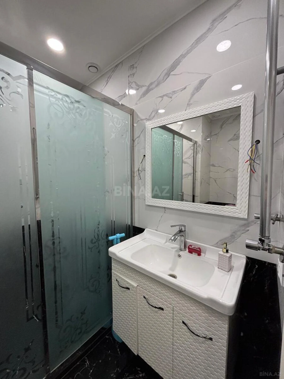 Kirayə verilir 3 otaqlı mənzil 140 m²