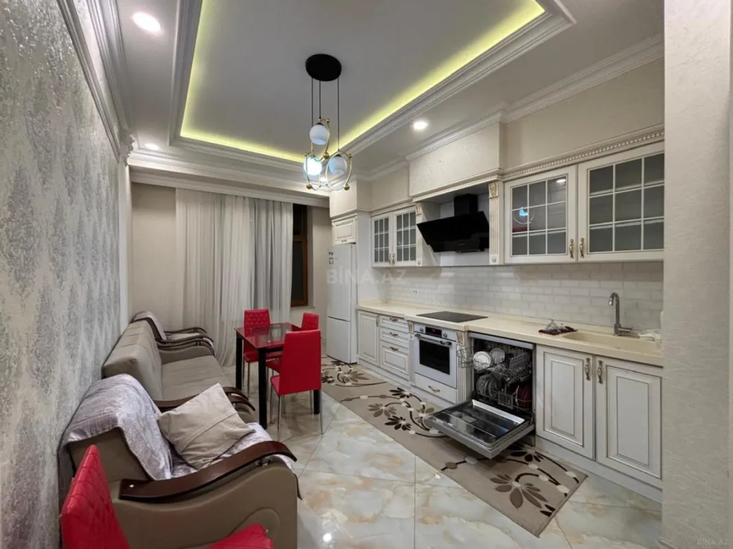 Kirayə verilir 3 otaqlı mənzil 140 m²