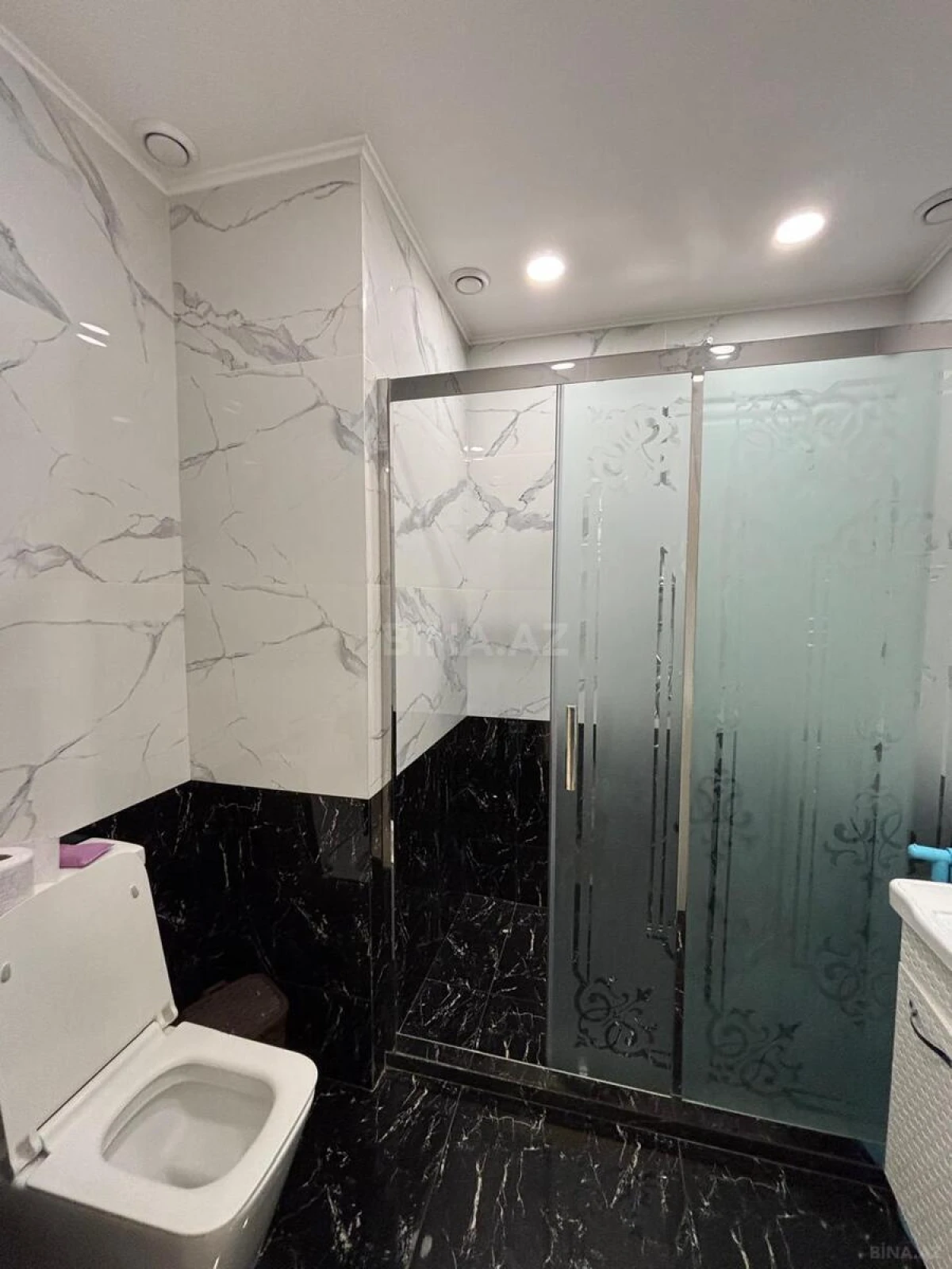 Kirayə verilir 3 otaqlı mənzil 140 m²