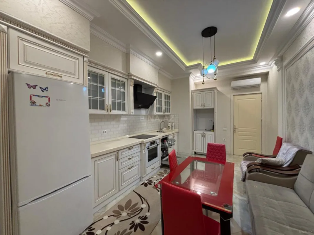 Kirayə verilir 3 otaqlı mənzil 140 m²