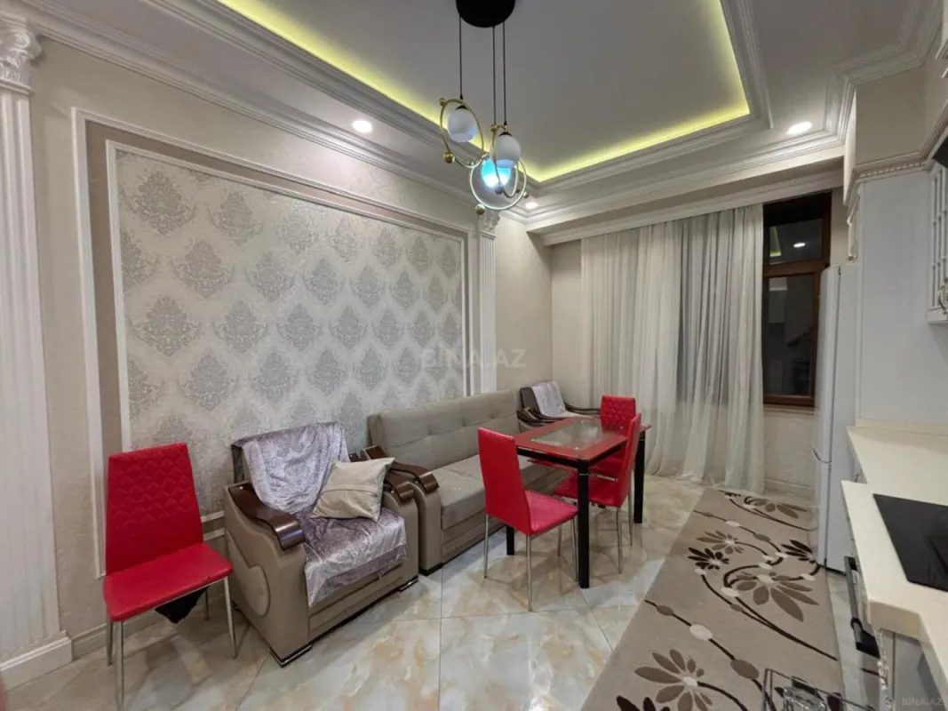 Kirayə verilir 3 otaqlı mənzil 140 m²