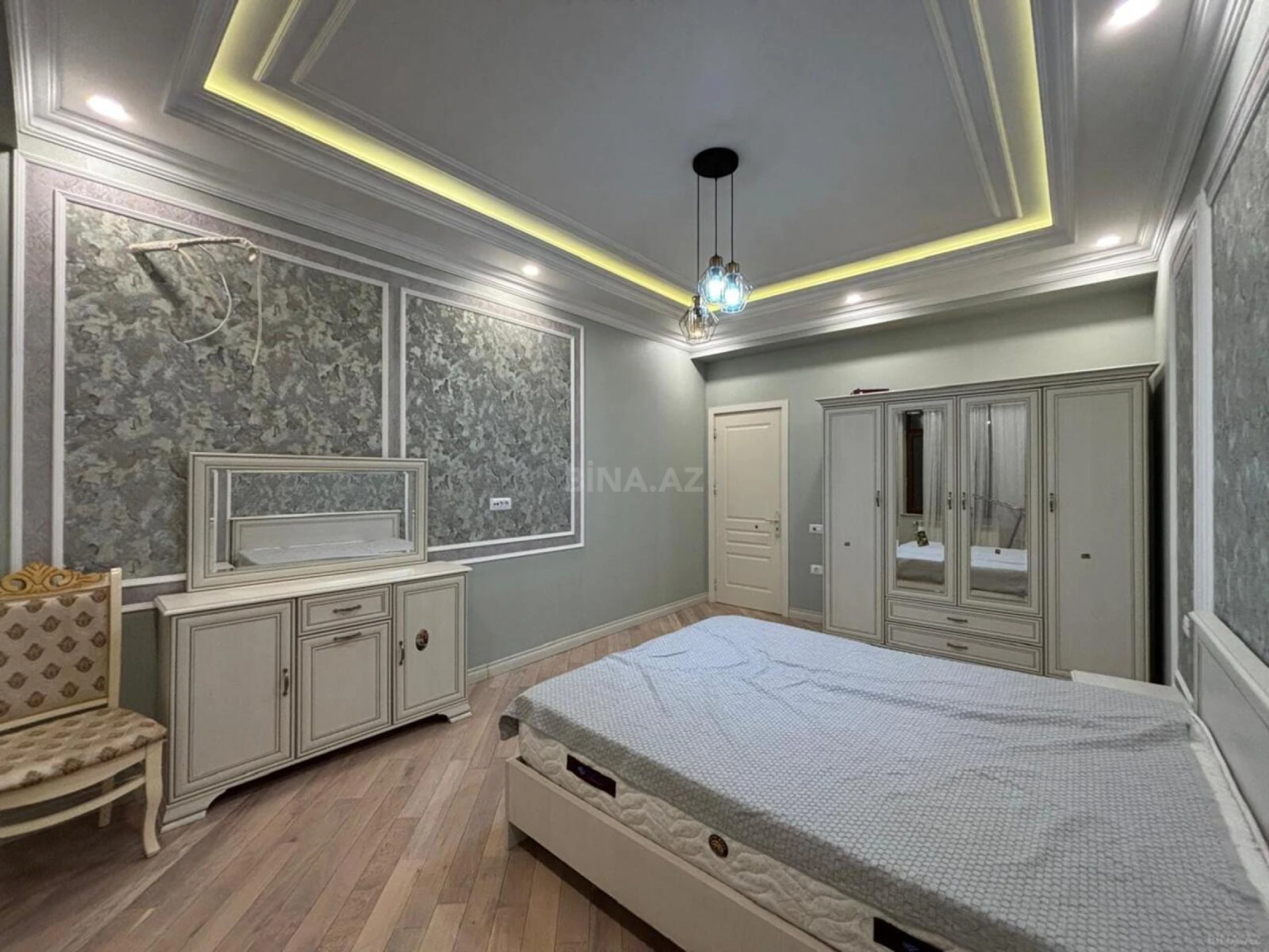 Kirayə verilir 3 otaqlı mənzil 140 m²