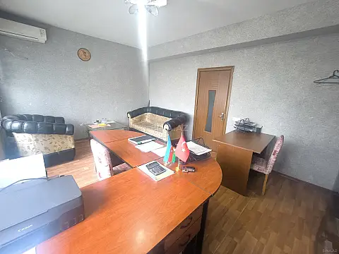 Kirayə verilir 1 otaqlı ofis 24 m²