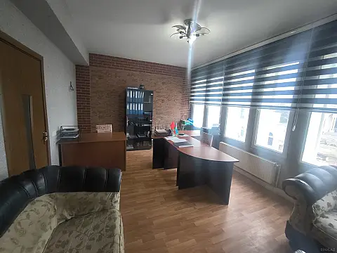 Kirayə verilir 1 otaqlı ofis 24 m²