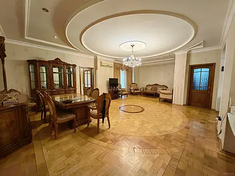 Kirayə verilir 3 otaqlı mənzil 120 m² — Bakı 3 otaq 120.00 m²