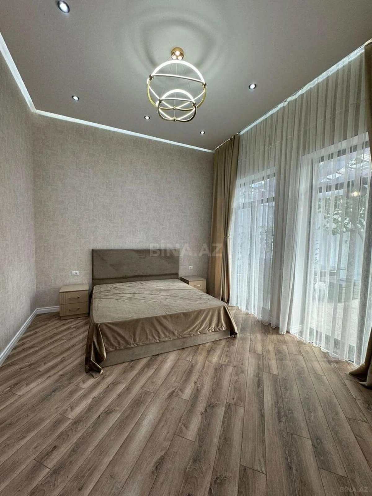 Kirayə verilir 5 otaqlı həyət evi 320 m²