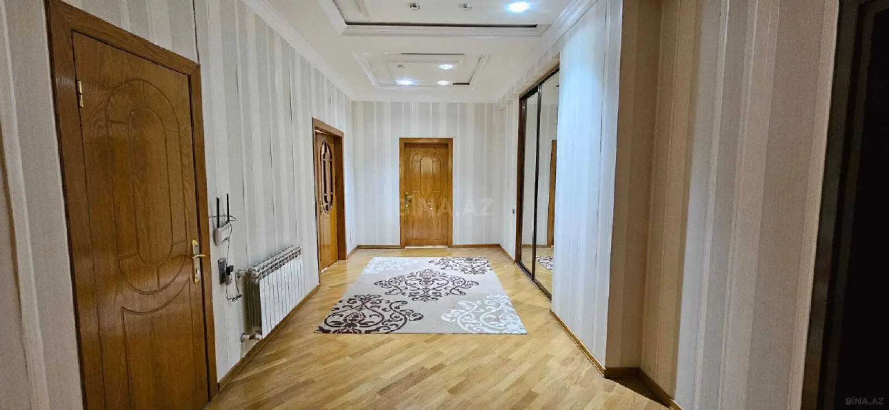 Satılır 3 otaqlı mənzil 163 m²
