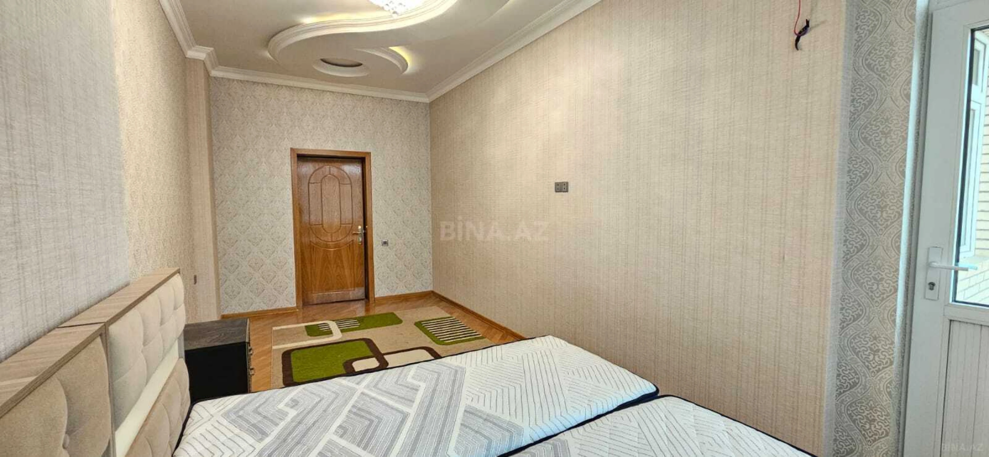 Satılır 3 otaqlı mənzil 163 m²
