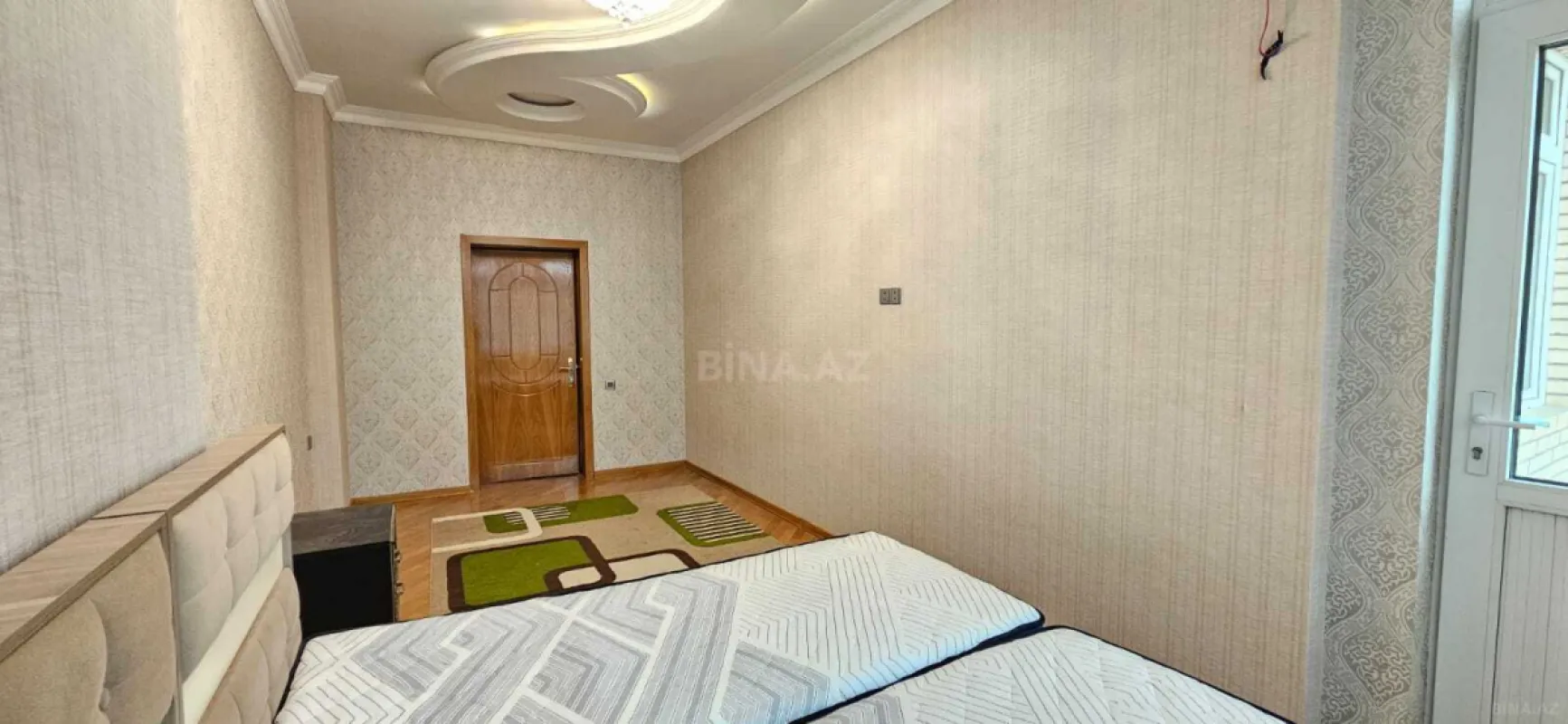 Satılır 3 otaqlı mənzil 163 m²