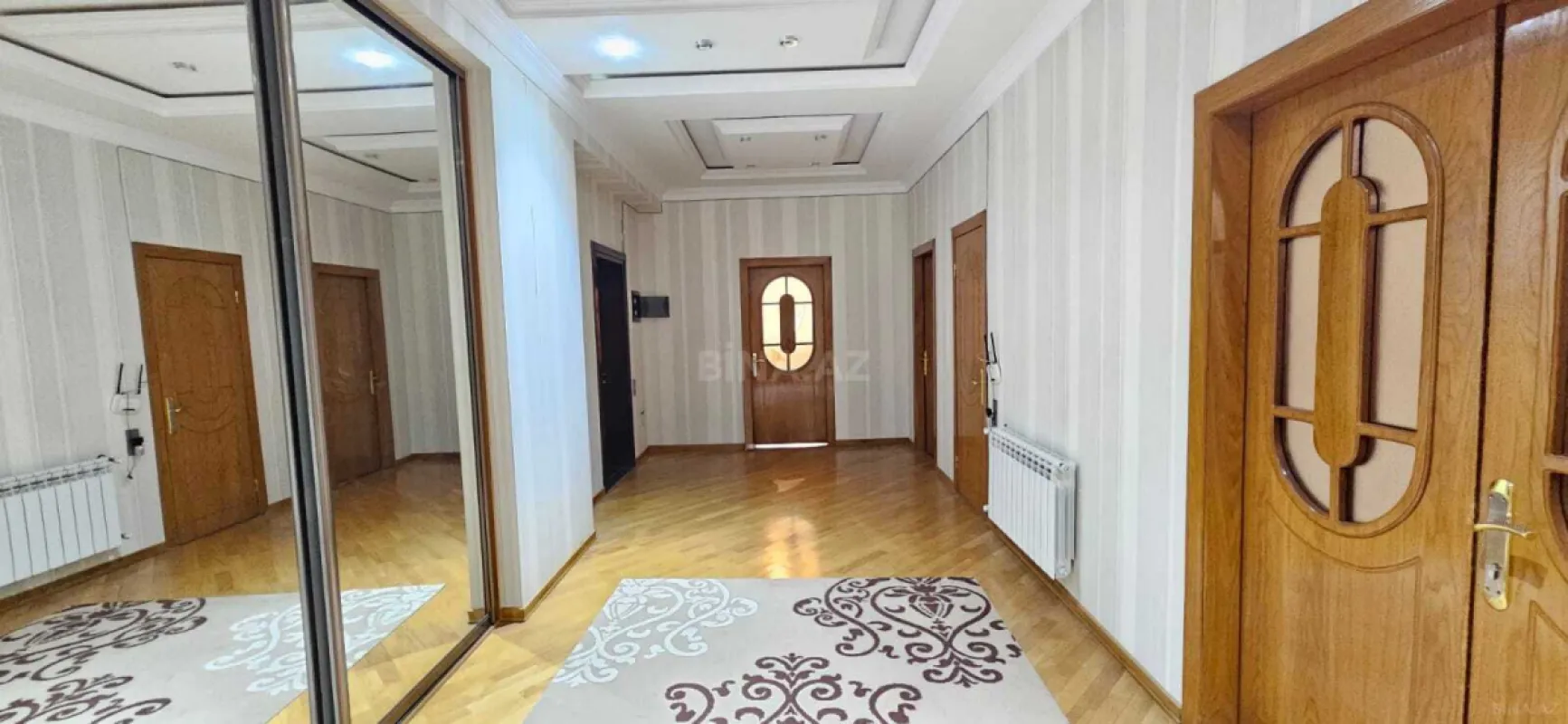 Satılır 3 otaqlı mənzil 163 m²