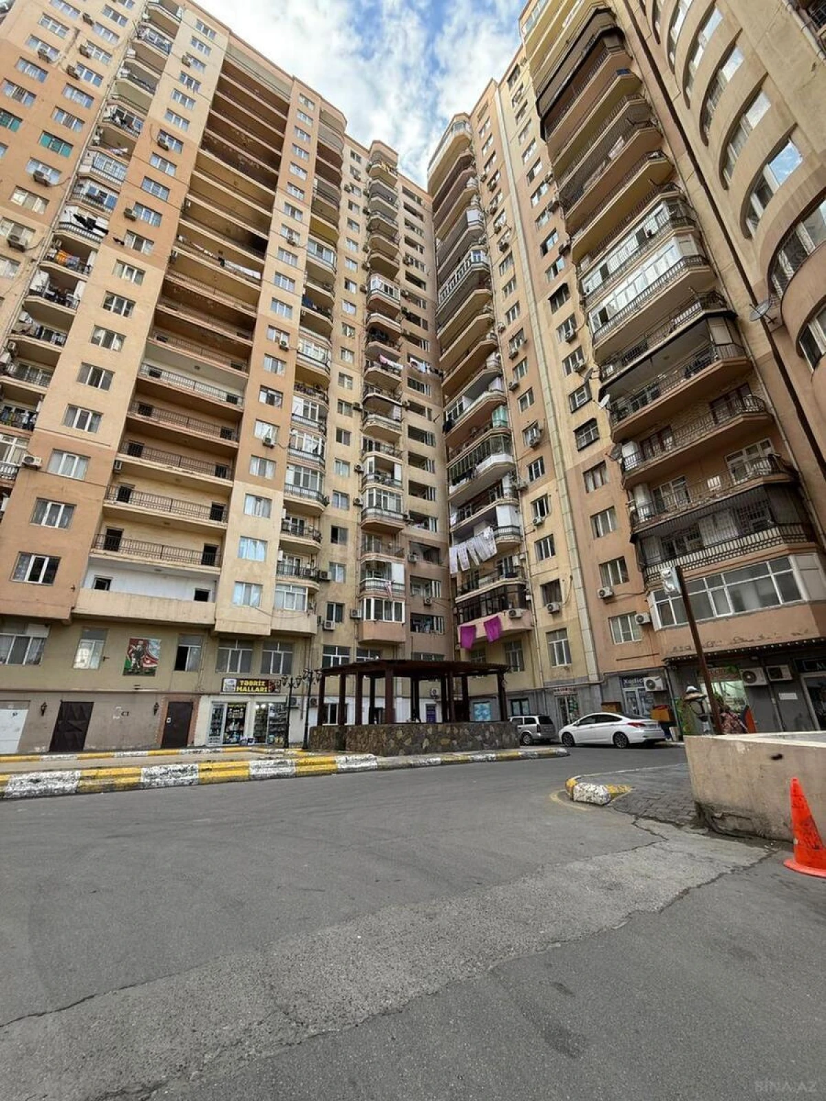 Satılır 2 otaqlı mənzil 60 m²