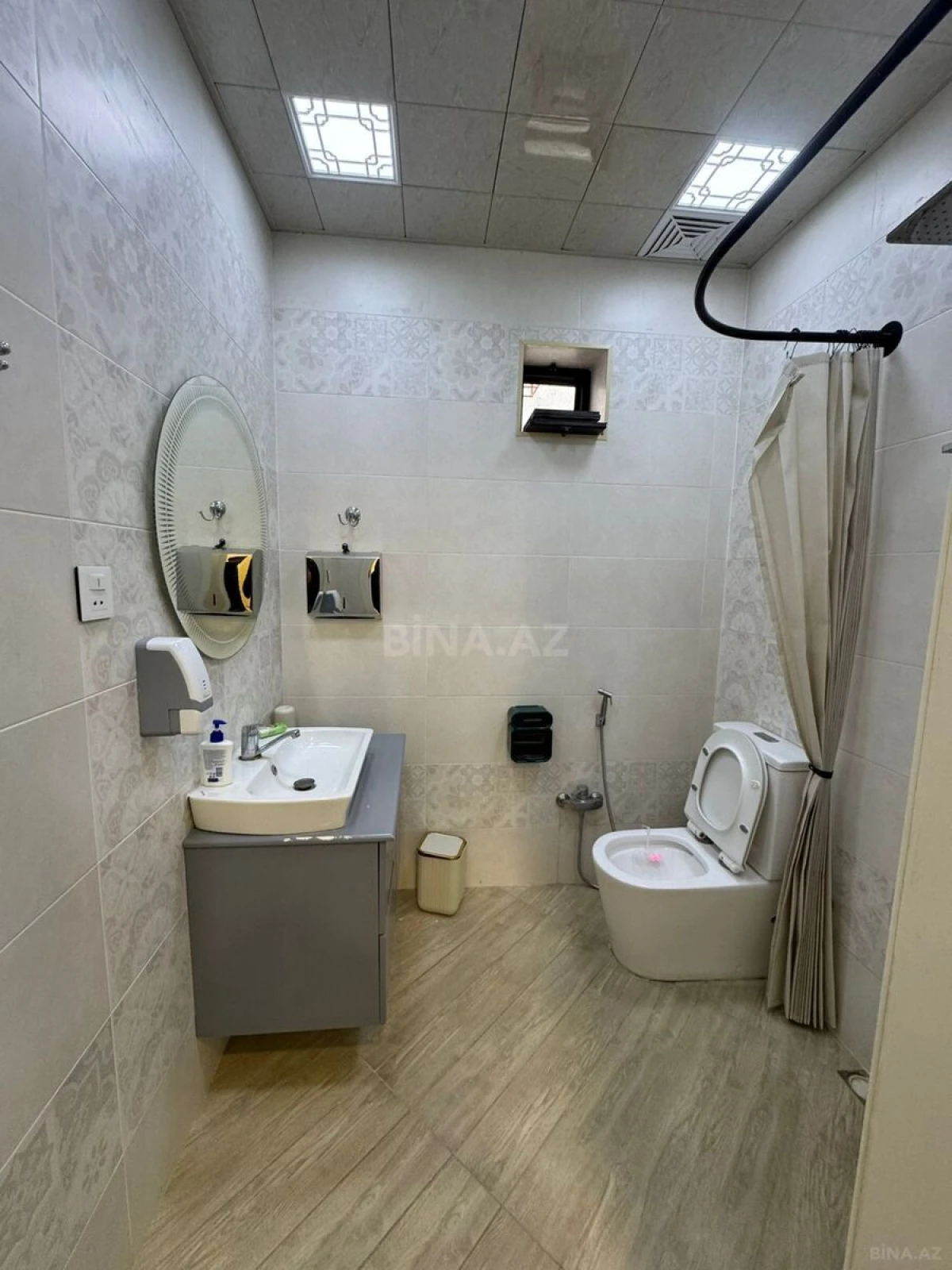 Satılır 6 otaqlı həyət evi 260 m²