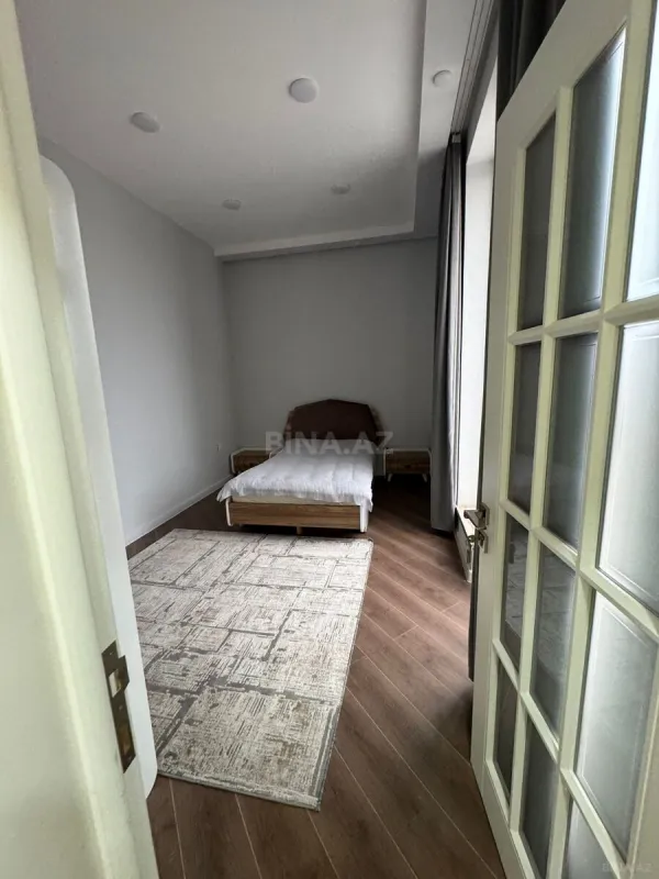 Satılır 6 otaqlı həyət evi 260 m²
