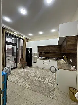 Satılır 6 otaqlı həyət evi 260 m²