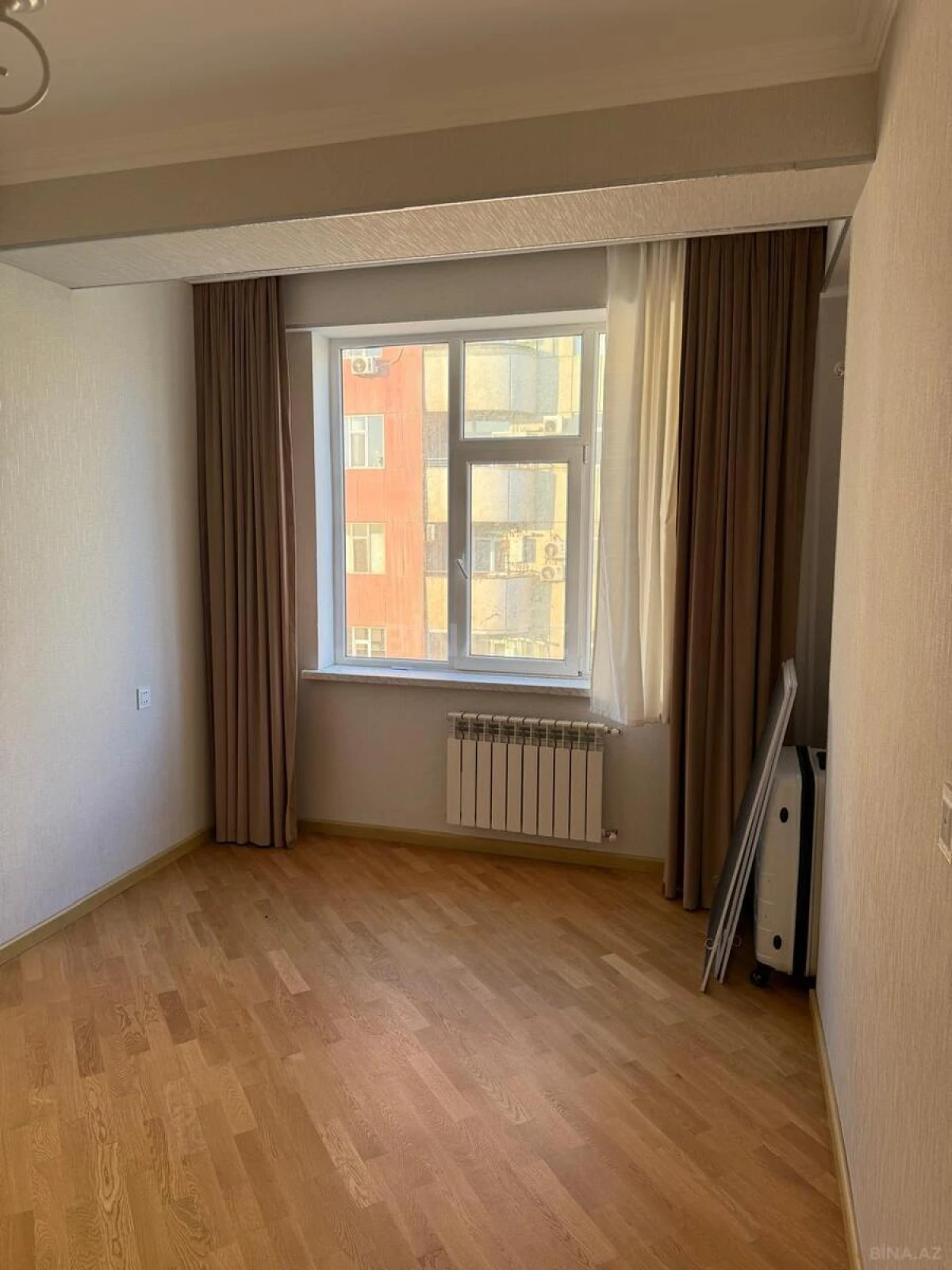 Satılır 2 otaqlı mənzil 81 m²