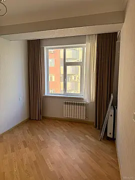 Satılır 2 otaqlı mənzil 81 m²